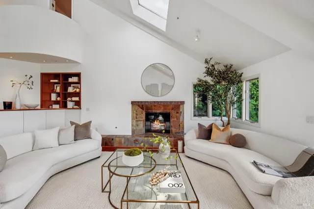 $2,997,000 | 84 Eastview Avenue, Tiburon, CA 94920