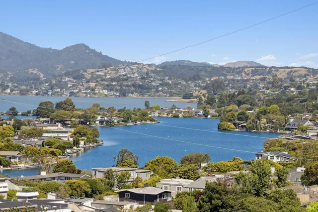 $2,997,000 | 84 Eastview Avenue, Tiburon, CA 94920