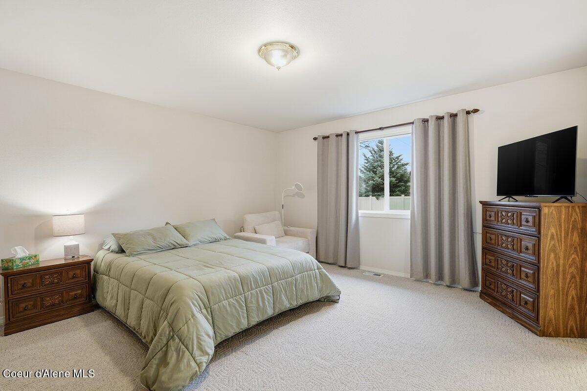 1628 West Cardinal Avenue Hayden, ID 83835 - Photo 16 of 32 1628 W Cardinal Ave_RedHogMedia 16