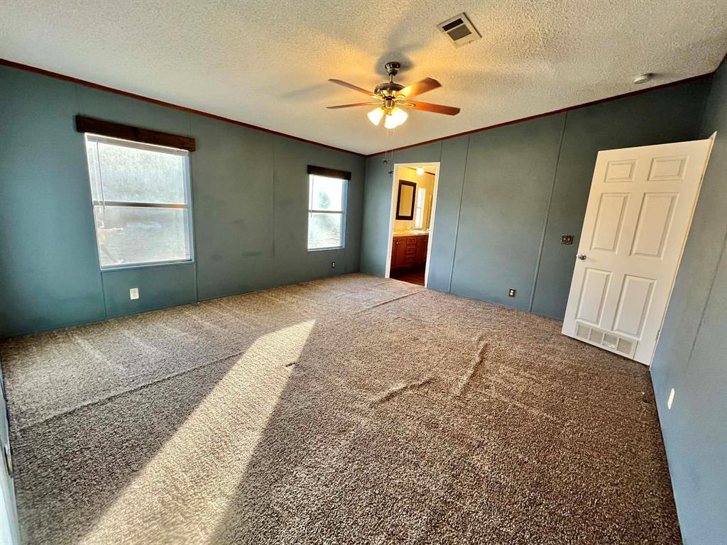 1085 Highland Circle Springtown, TX 76082 - Photo 11 of 29