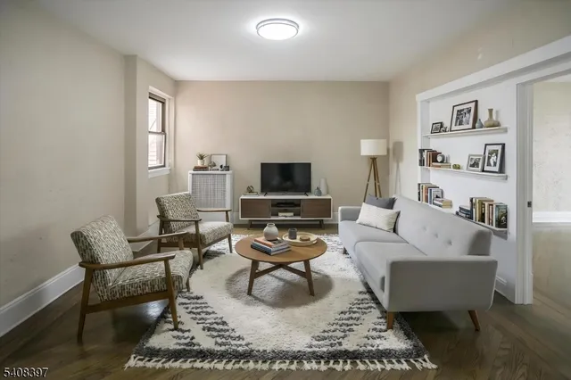 $3,295 | 204 Church Street, Unit 4D, Boonton, NJ 07005