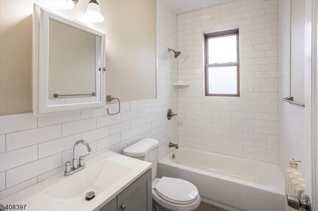 $3,295 | 204 Church Street, Unit 4D, Boonton, NJ 07005