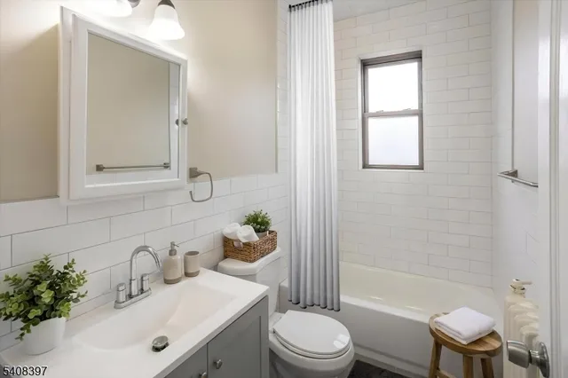 $3,295 | 204 Church Street, Unit 4D, Boonton, NJ 07005