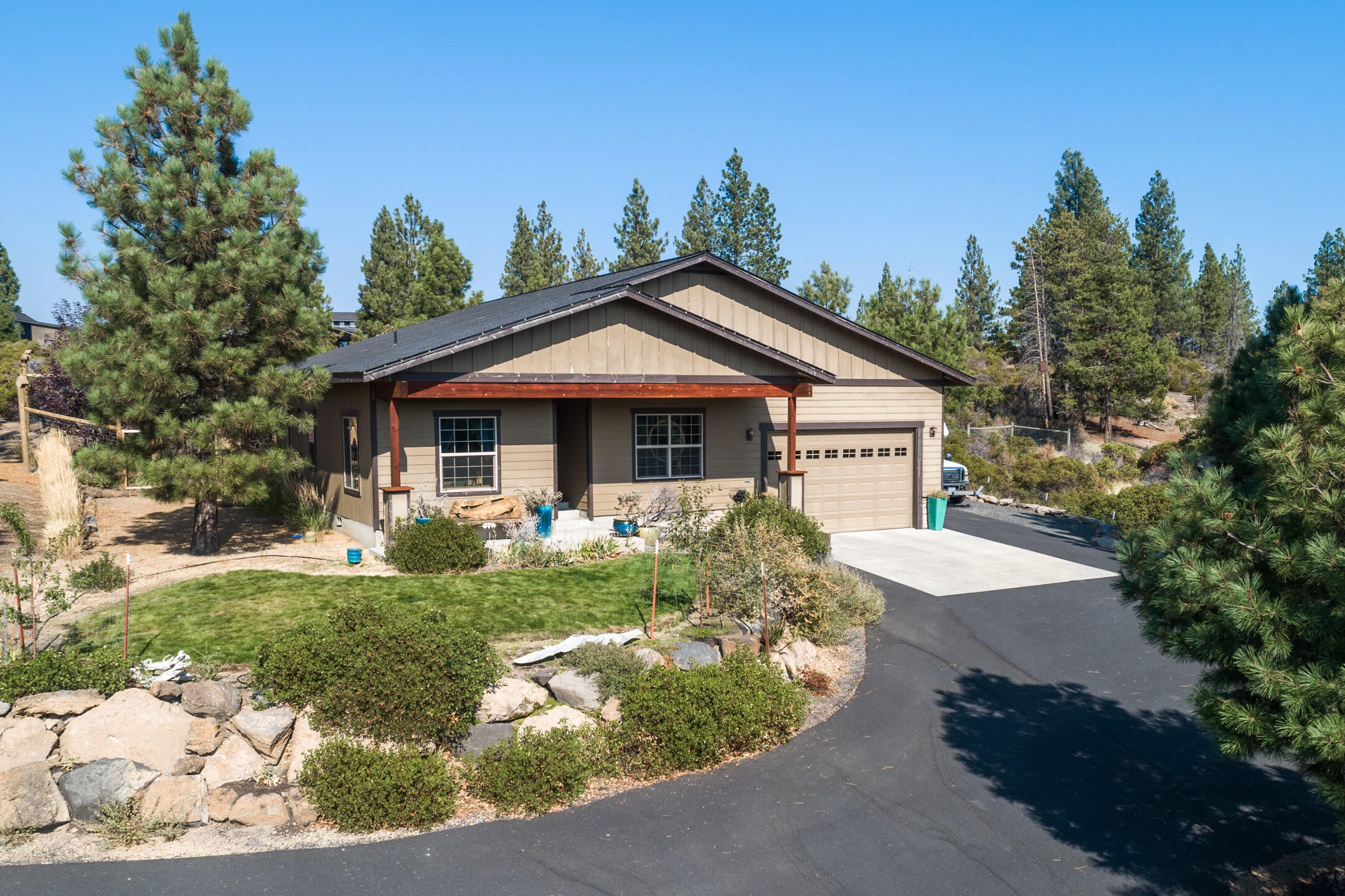 19088 Pumice Butte Road Bend, OR 97702 - Photo 1 of 39 19088 Main View house 1