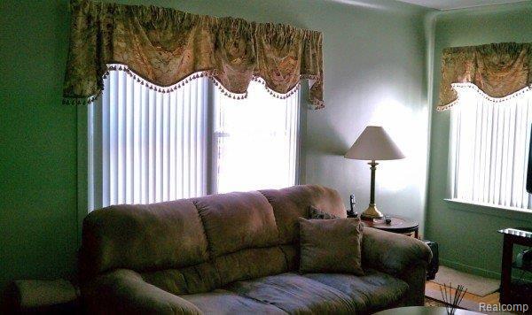 21820 Rausch Avenue Eastpointe, MI 48021 - Photo 16 of 22 IMAG0980
