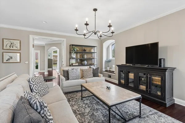 $1,390,000 | 321 Kenilworth Avenue, Glen Ellyn, IL 60137