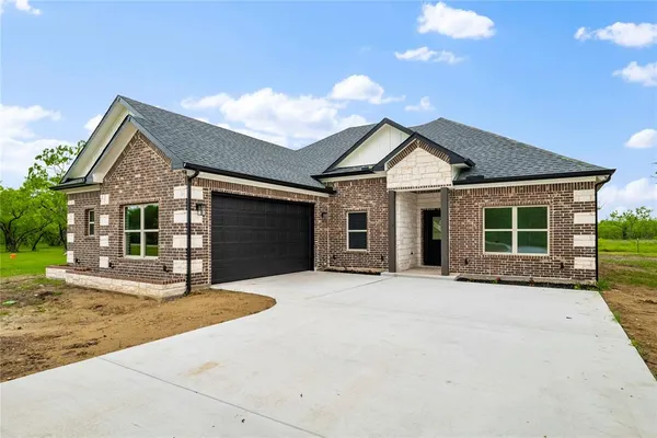$422,900 | 556 Palmito Ranch Road, Corsicana, TX 75110