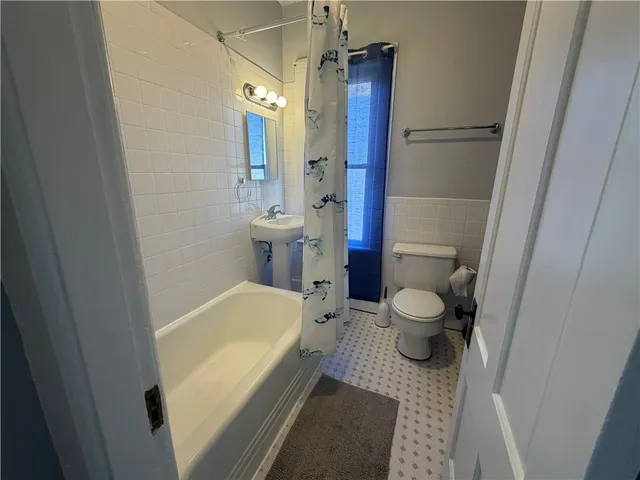 $1,975 | 112 High Street, Unit 2, Westerly, RI 02891