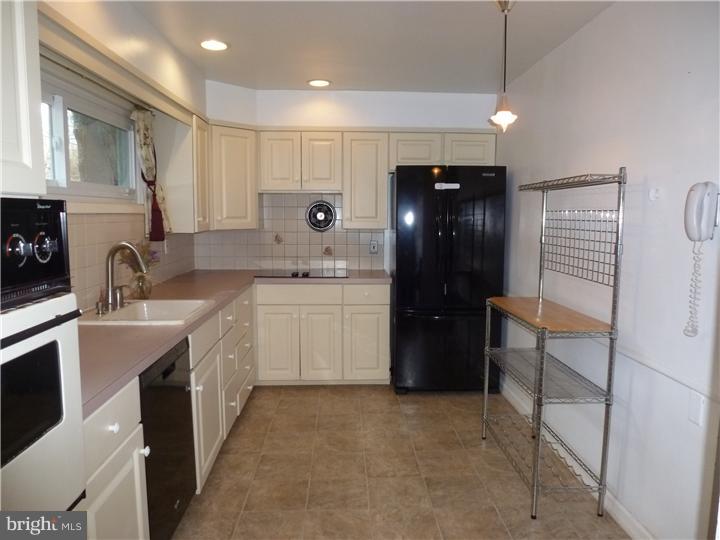 128 Cornell Road Bala Cynwyd, PA 19004 - Photo 8 of 25 Kitchen