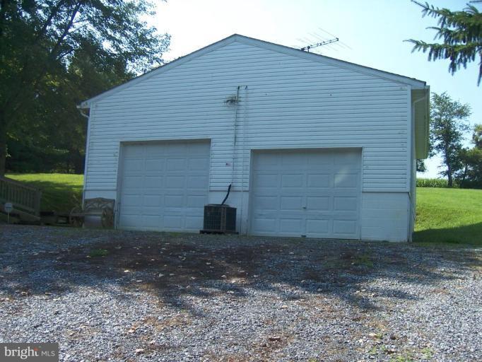 2905 Station Road Middletown, MD 21769 - Photo 7 of 14 Garage 1