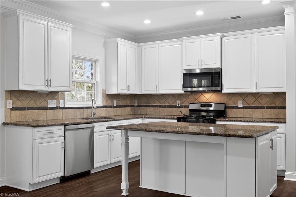 3961 Stafford Run Court High Point, NC 27265 - Photo 11 of 34