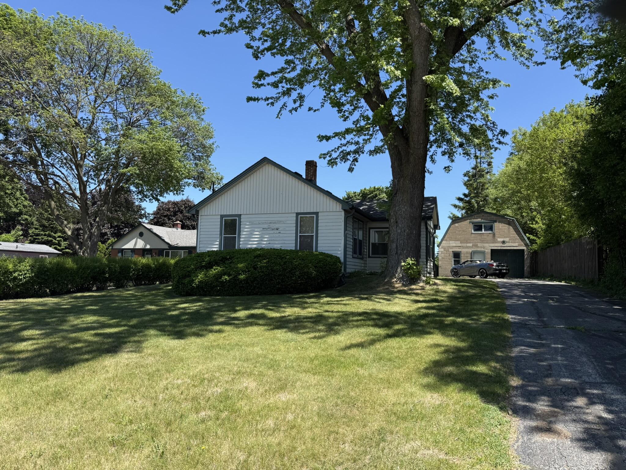 1001 South Green Bay Road Mount Pleasant, WI 53406 - Photo 2 of 26 IMG_6178