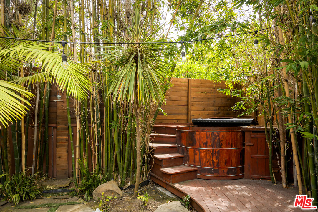 1126 Indiana Avenue Venice, CA 90291 - Photo 27 of 34