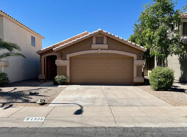 $1,945 | 1325 East Cathedral Rock Drive, Phoenix, AZ 85048
