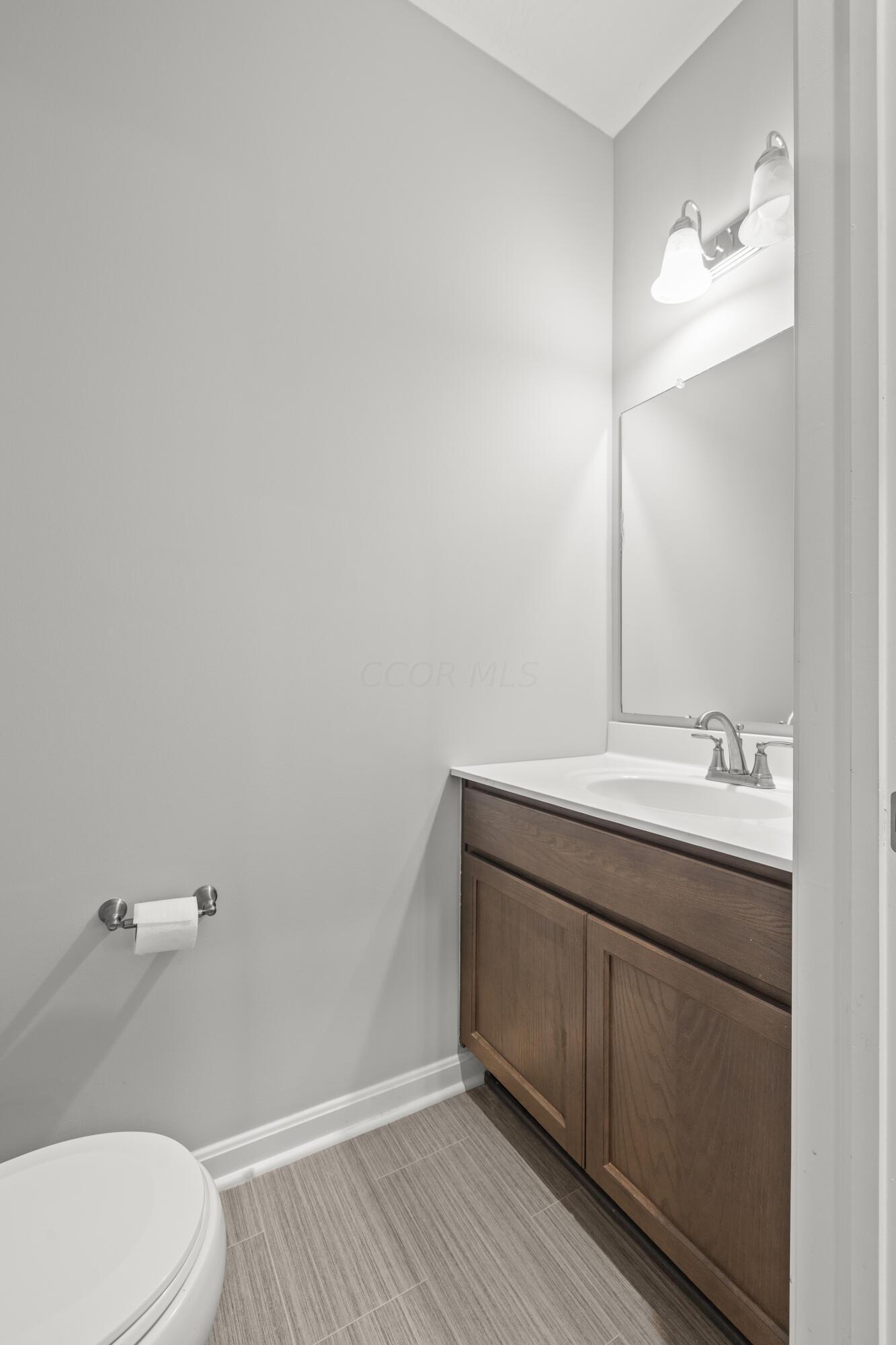 4889 Amber Crossing Road Columbus, OH 43232 - Photo 15 of 33 17_half bath