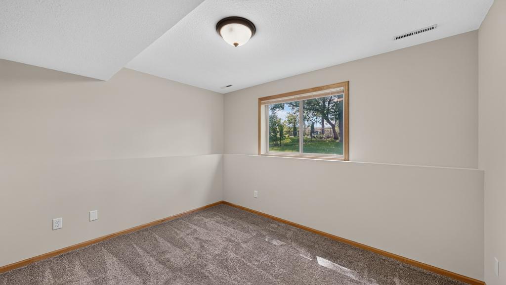 3909 46 Avenue Northwest Rochester, MN 55901 - Photo 31 of 36