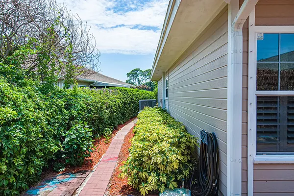 $2,500 | 710 Timber Ridge Trail Southwest, Vero Beach, FL 32962