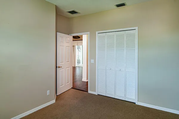 $2,500 | 710 Timber Ridge Trail Southwest, Vero Beach, FL 32962