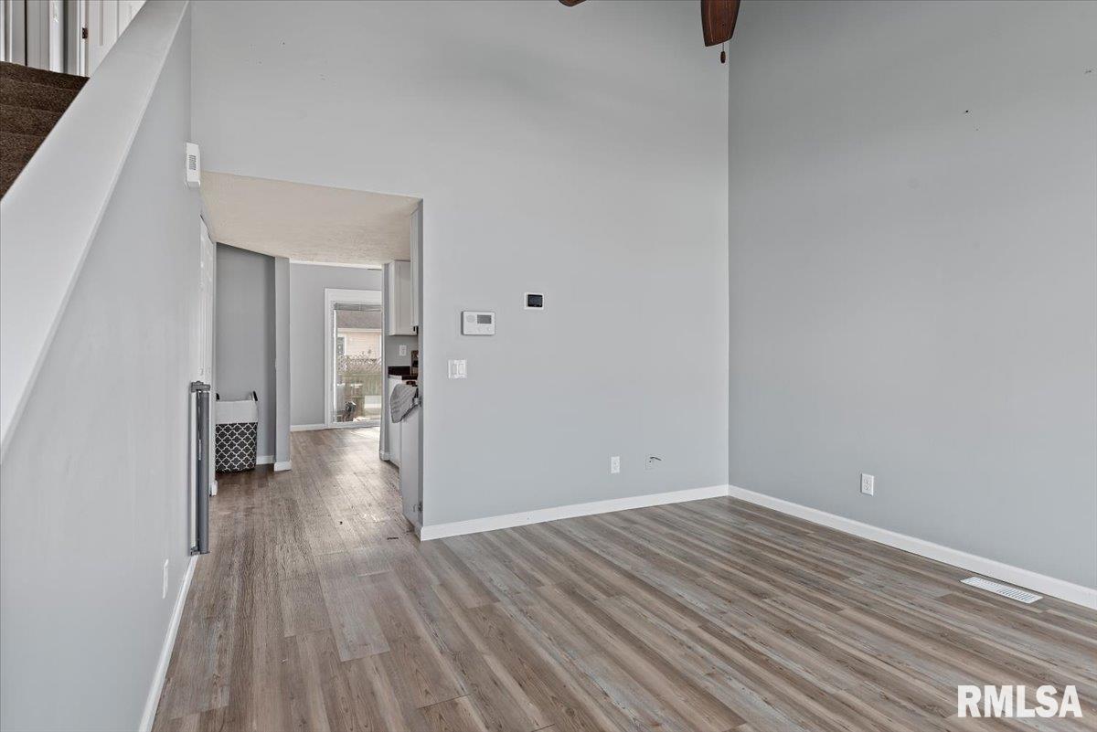 130 Genoa Drive Springfield, IL 62703 - Photo 4 of 29