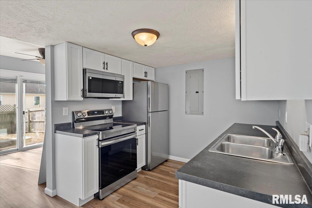 130 Genoa Drive Springfield, IL 62703 - Photo 8 of 29