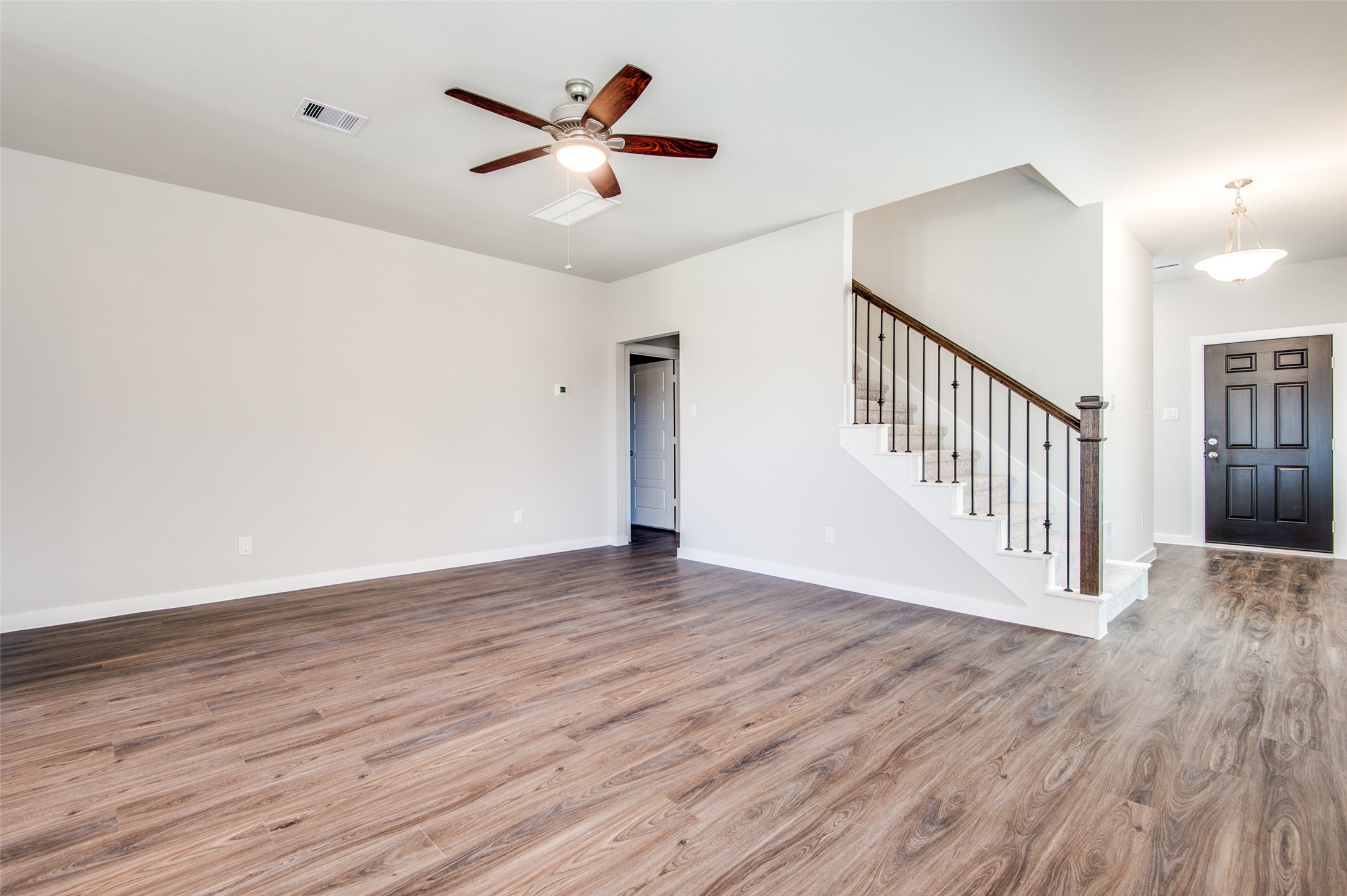 17684 Tree Of Heaven Conroe, TX 77385 - Photo 4 of 12