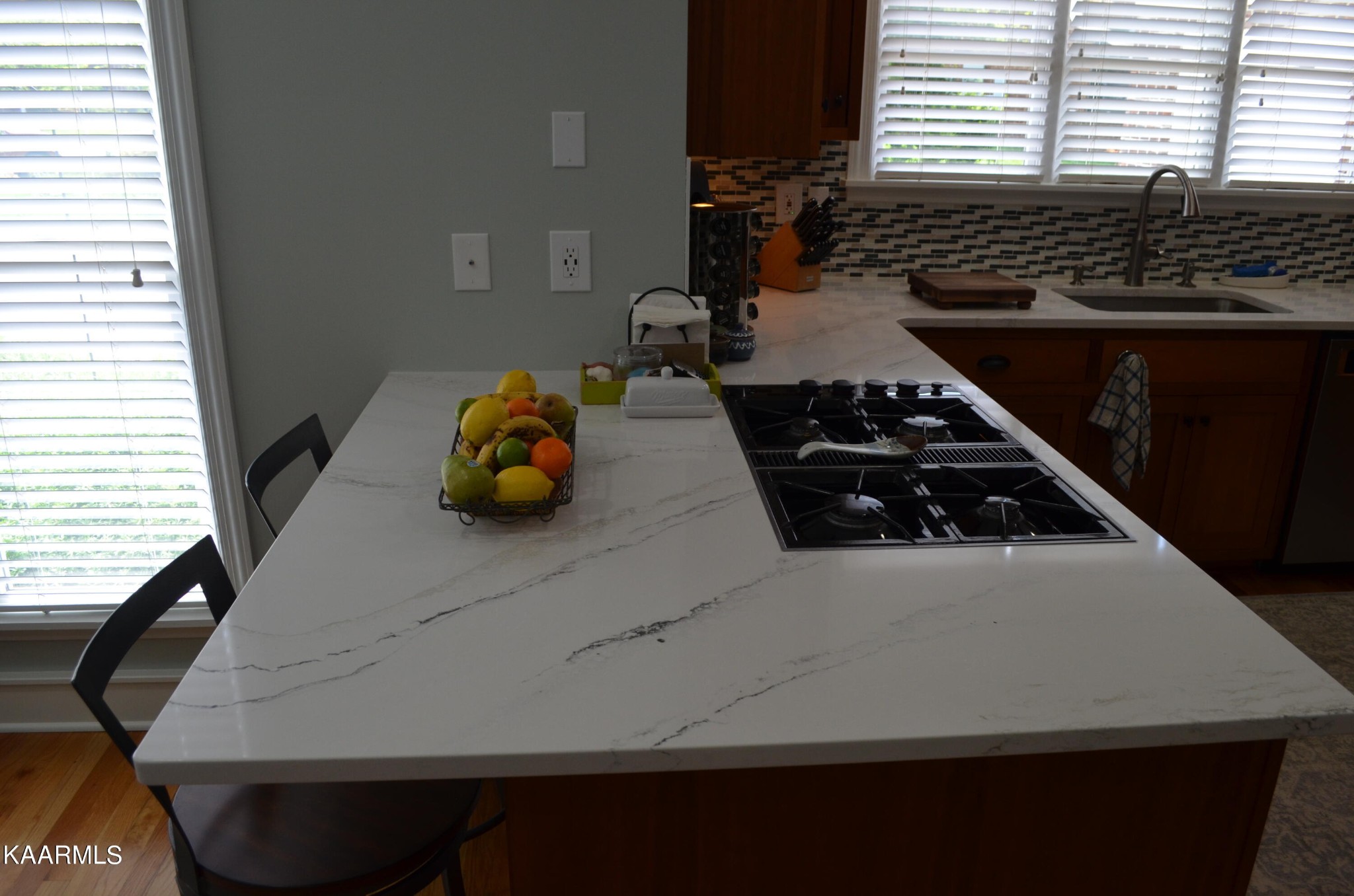 111 Dover Lane Oak Ridge, TN 37830 - Photo 41 of 60 a kitchen with a stove and a window
