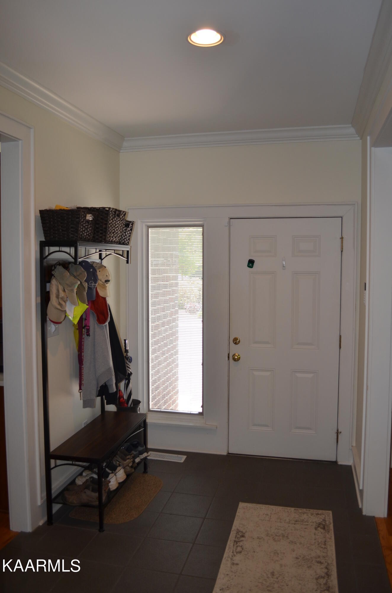 111 Dover Lane Oak Ridge, TN 37830 - Photo 49 of 60 a view of room with gym equipment and a window
