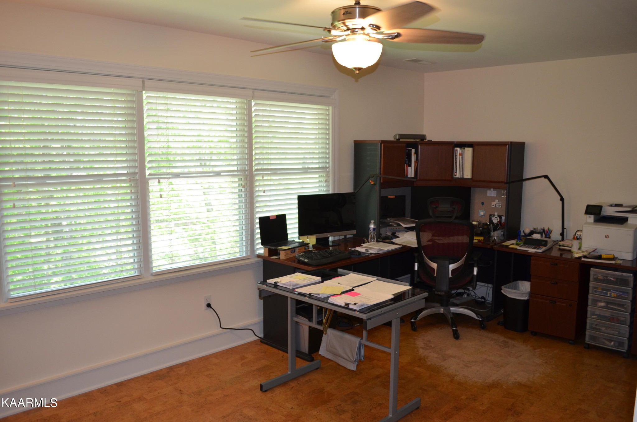 111 Dover Lane Oak Ridge, TN 37830 - Photo 52 of 60 a workspace with furniture and a large window
