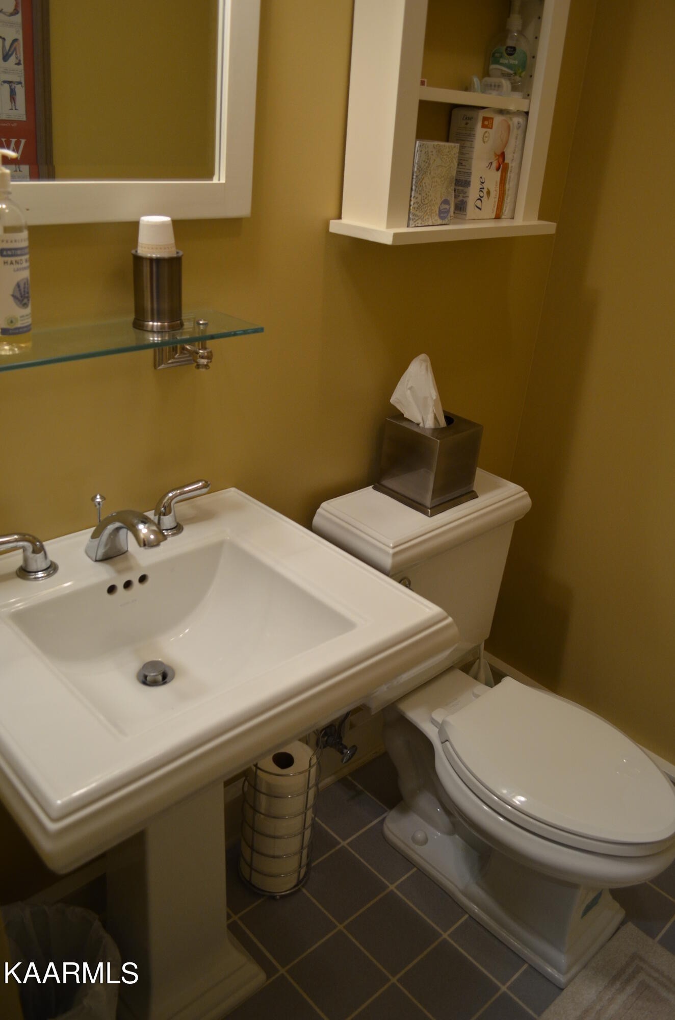111 Dover Lane Oak Ridge, TN 37830 - Photo 58 of 60 a bathroom with a sink and a toilet