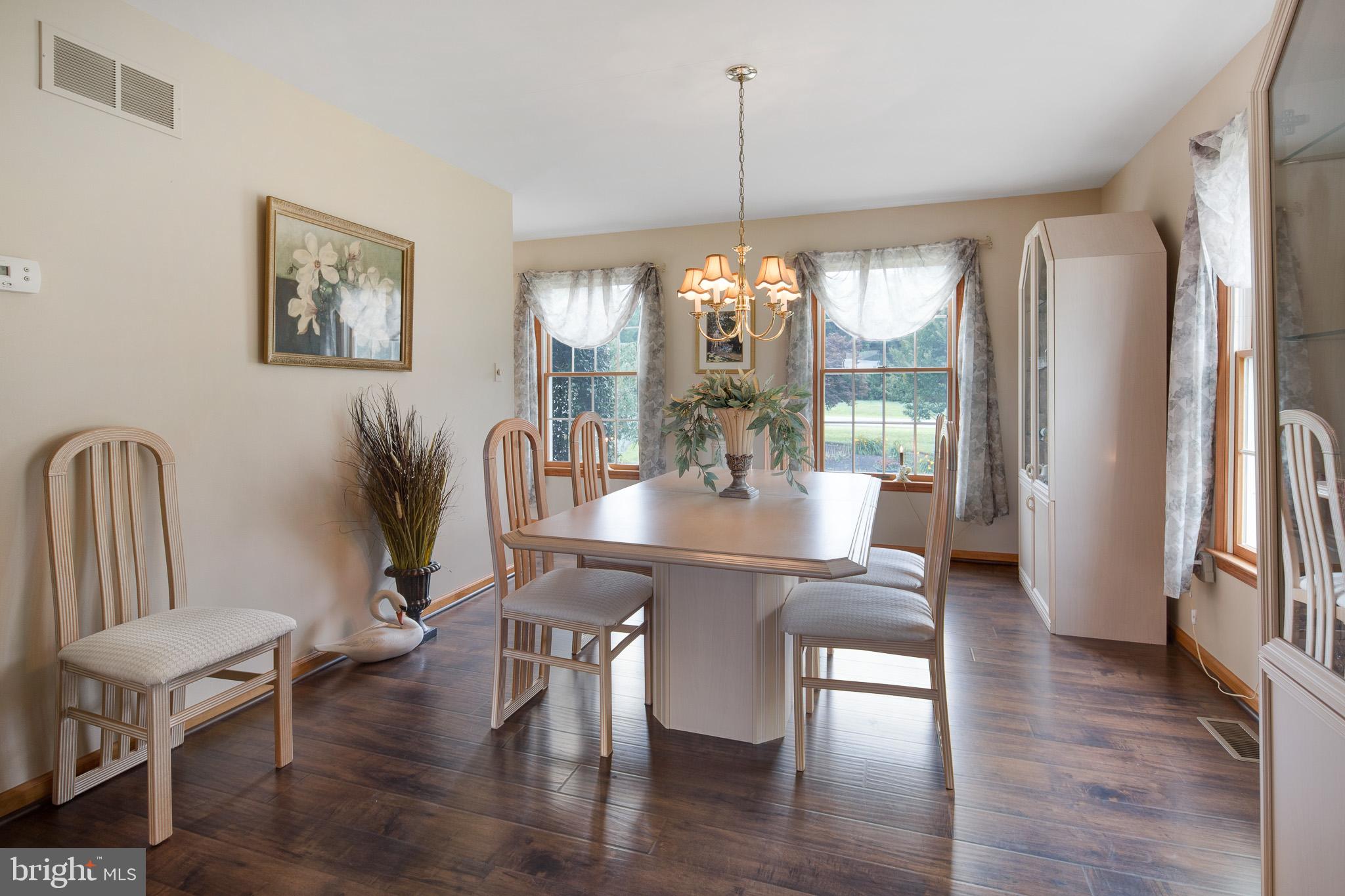 1436 Oldfield Point Road Elkton, MD 21921 - Photo 11 of 29 Dinning room