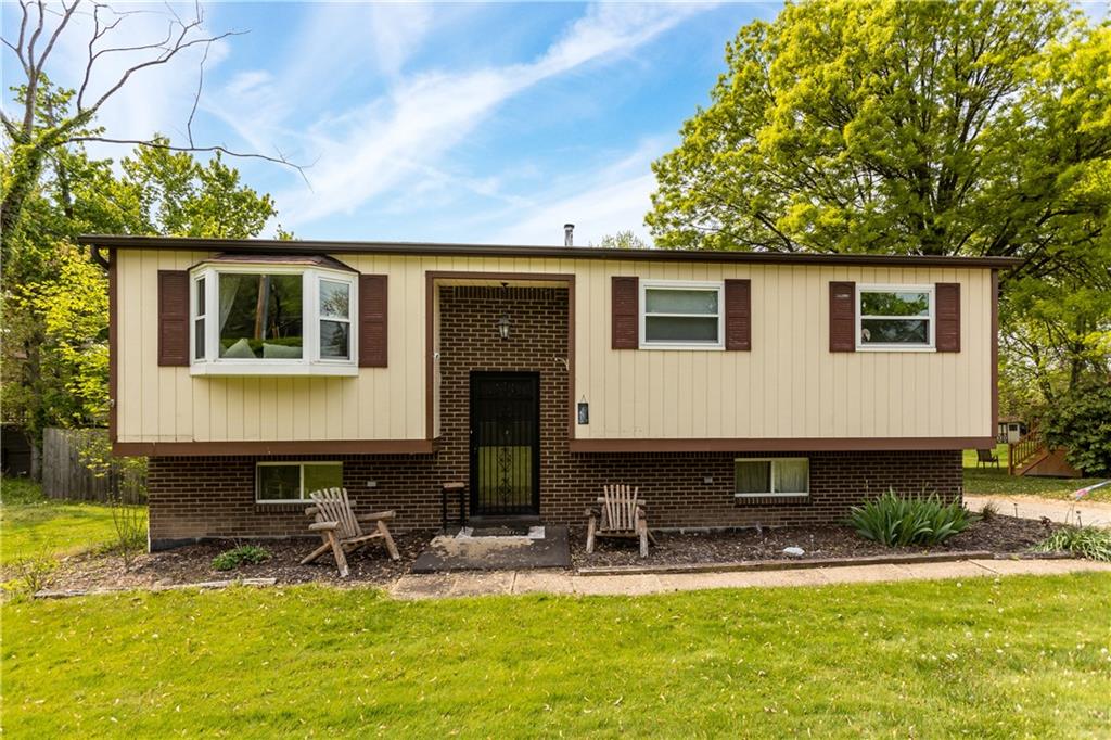 410 Roberts Road Pittsburgh, PA 15239 - Photo 1 of 27 Gallery Image 1