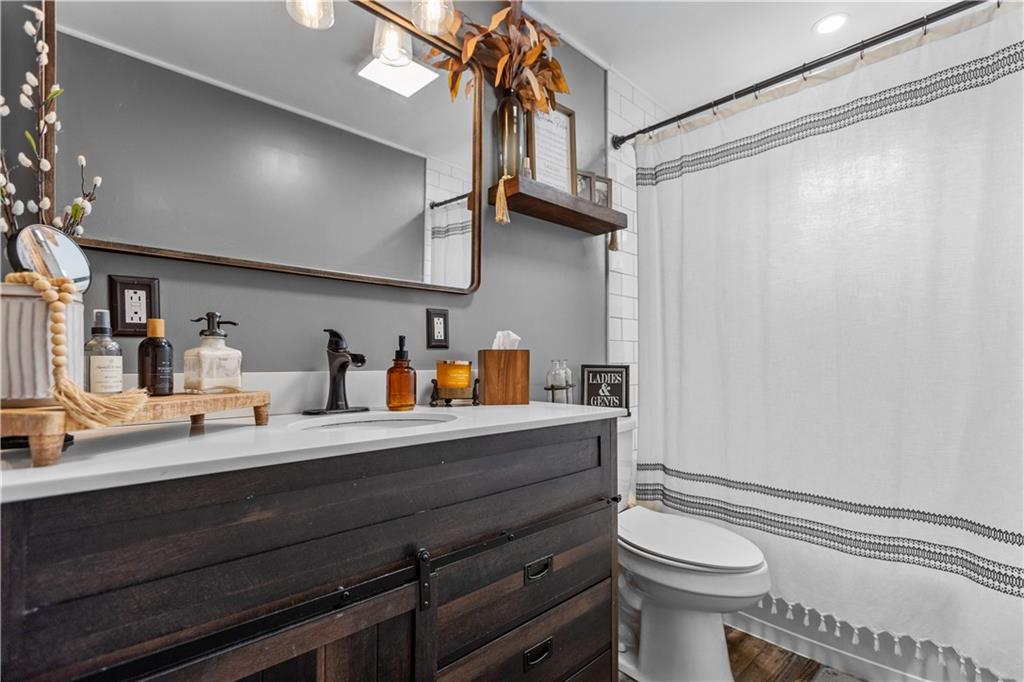 410 Roberts Road Pittsburgh, PA 15239 - Photo 18 of 27 Gallery Image 18