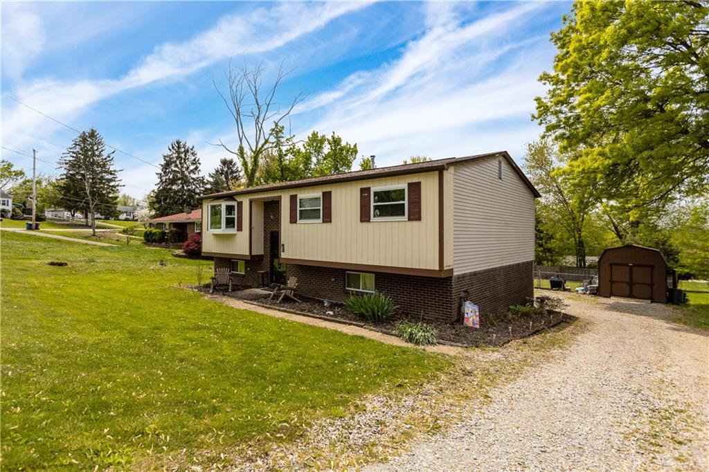 410 Roberts Road Pittsburgh, PA 15239 - Photo 2 of 27 Gallery Image 2