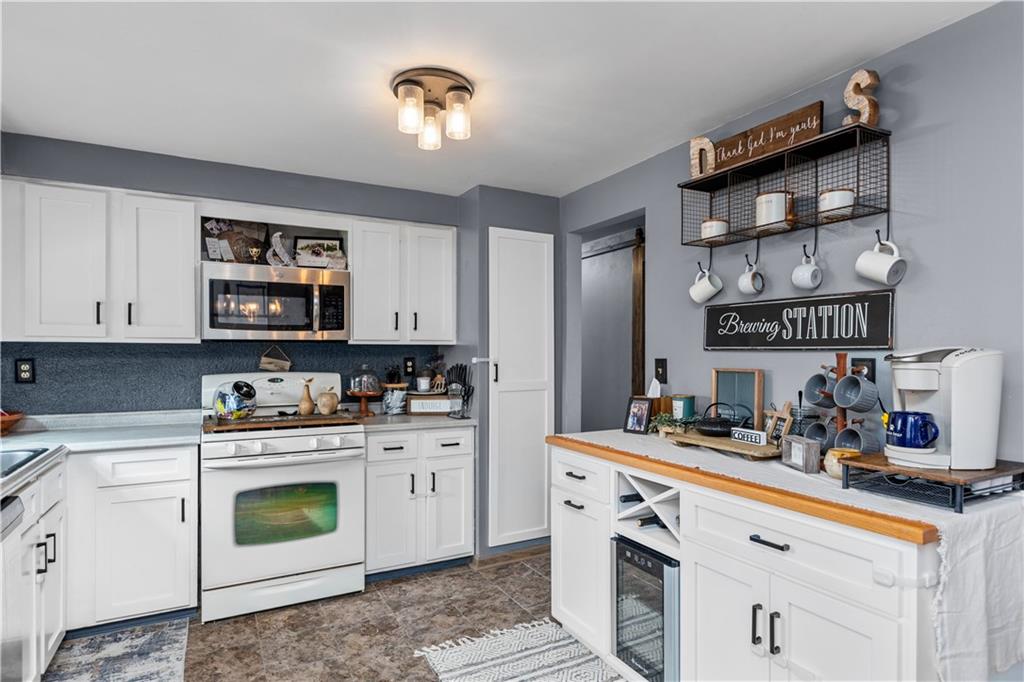 410 Roberts Road Pittsburgh, PA 15239 - Photo 8 of 27 Gallery Image 8