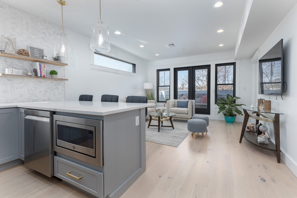 331 Chelsea Street, Unit 4 Boston, MA 02128 - Photo 7 of 14
