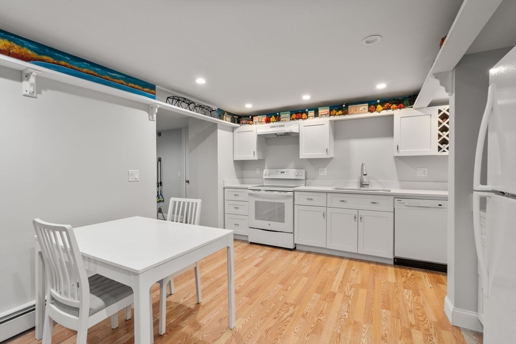 10 Auburn Road Wellesley, MA 02481 - Photo 26 of 34