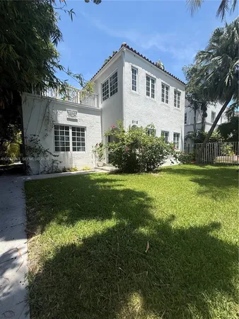 $2,700 | 912 Euclid Avenue, Unit 2, Miami Beach, FL 33139