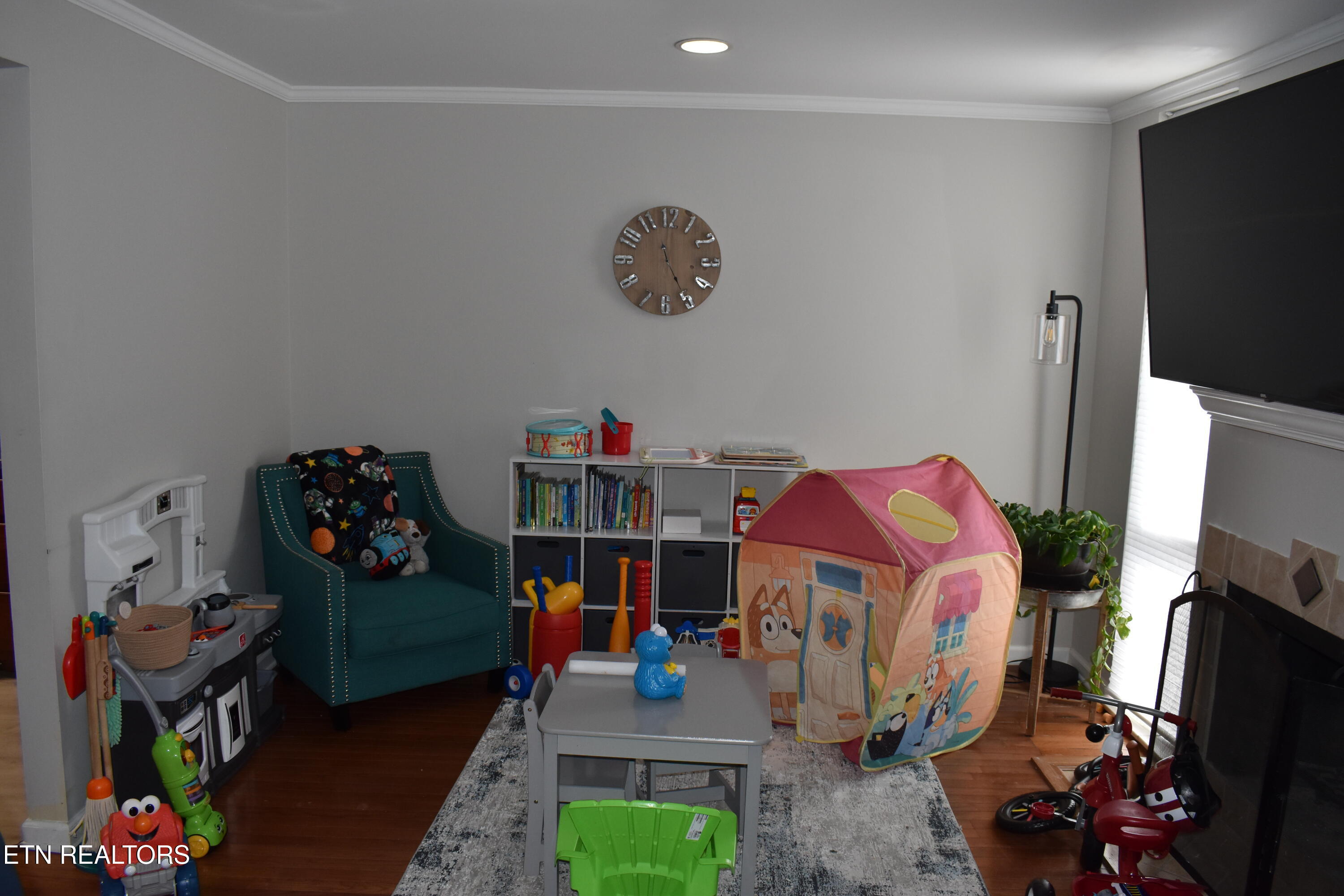 48 Valley Forge Drive Oak Ridge, TN 37830 - Photo 13 of 27 Formal Dining/Bonus Area