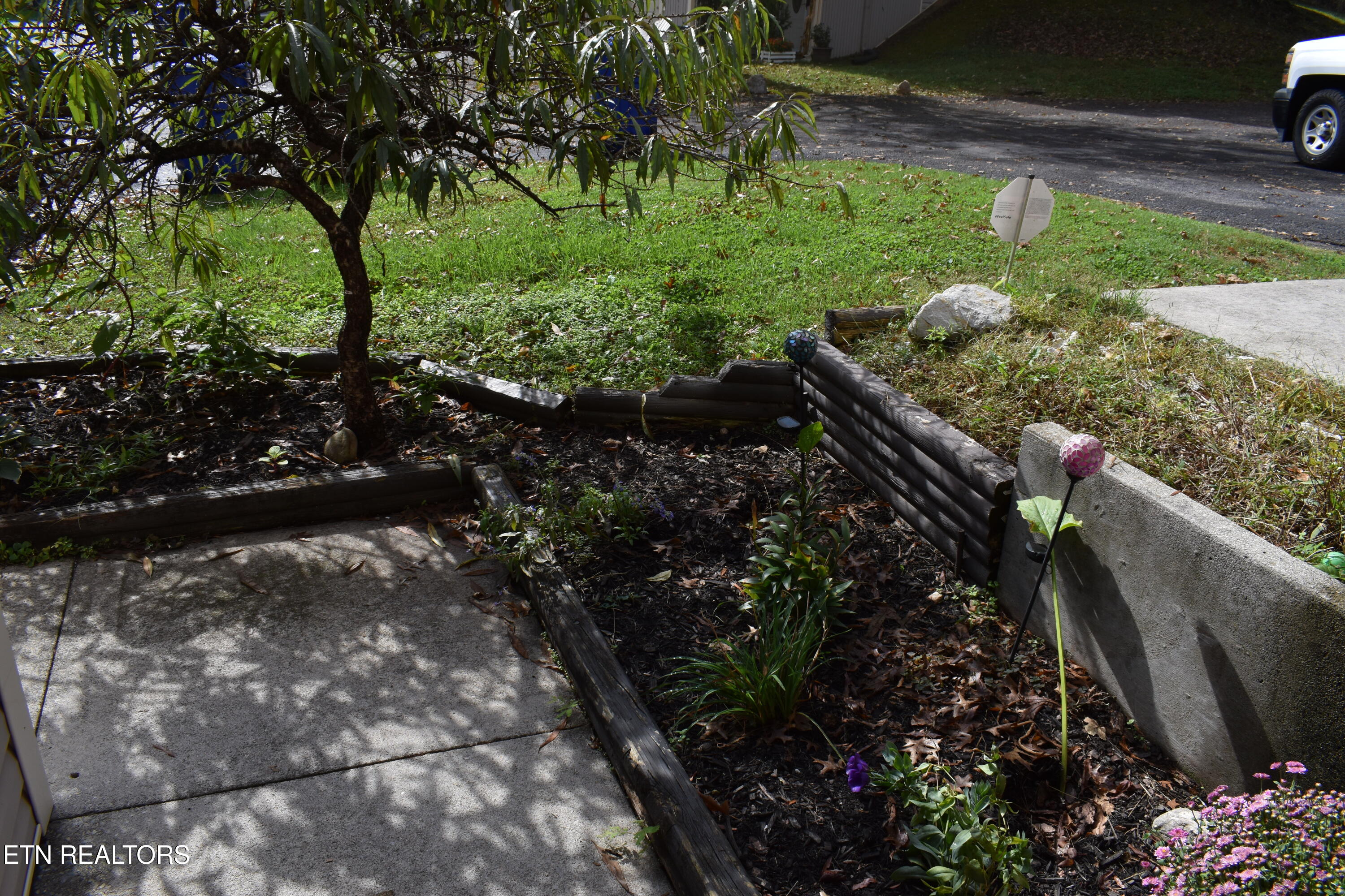 48 Valley Forge Drive Oak Ridge, TN 37830 - Photo 2 of 27 Front