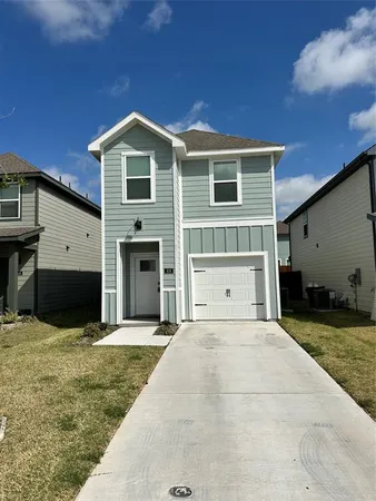 $1,900 | 616 Cloverwood Drive, Princeton, TX 75407
