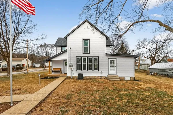 $345,000 | 207 2nd Street, Camden Point, MO 64018