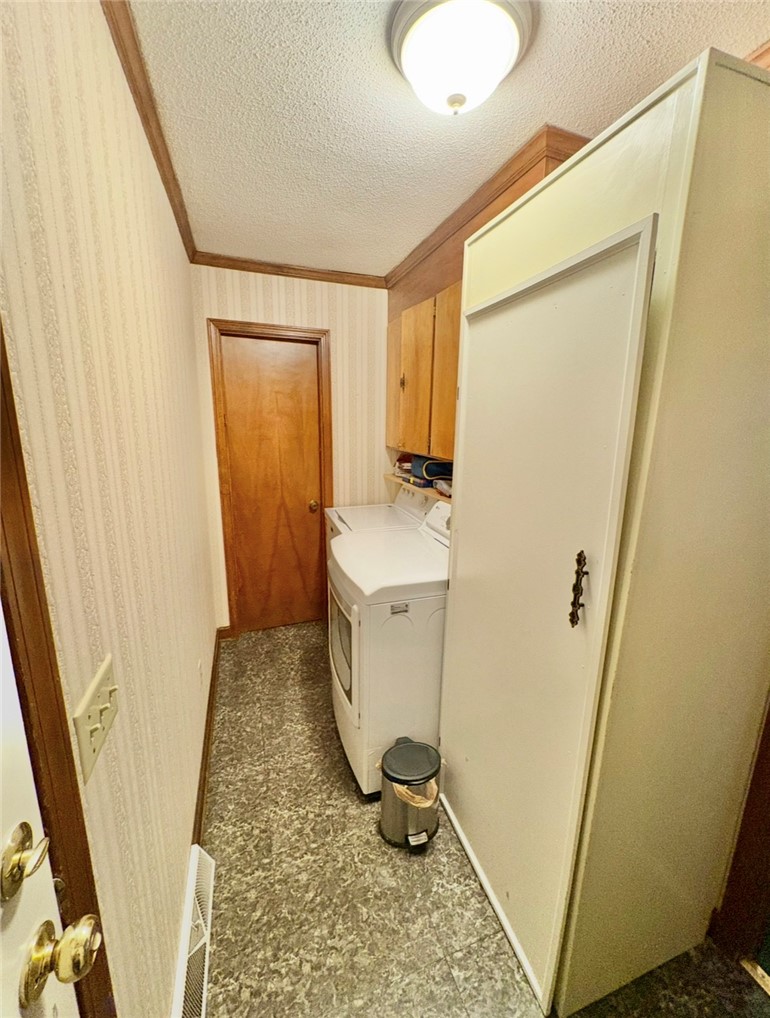 402 Loblolly Drive Anderson, SC 29625 - Photo 29 of 43 This functional indoor laundry room offers convenience and efficiency for daily chores.