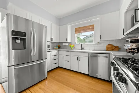 $529,000 | 1325 East Walnut Avenue, Des Plaines, IL 60016