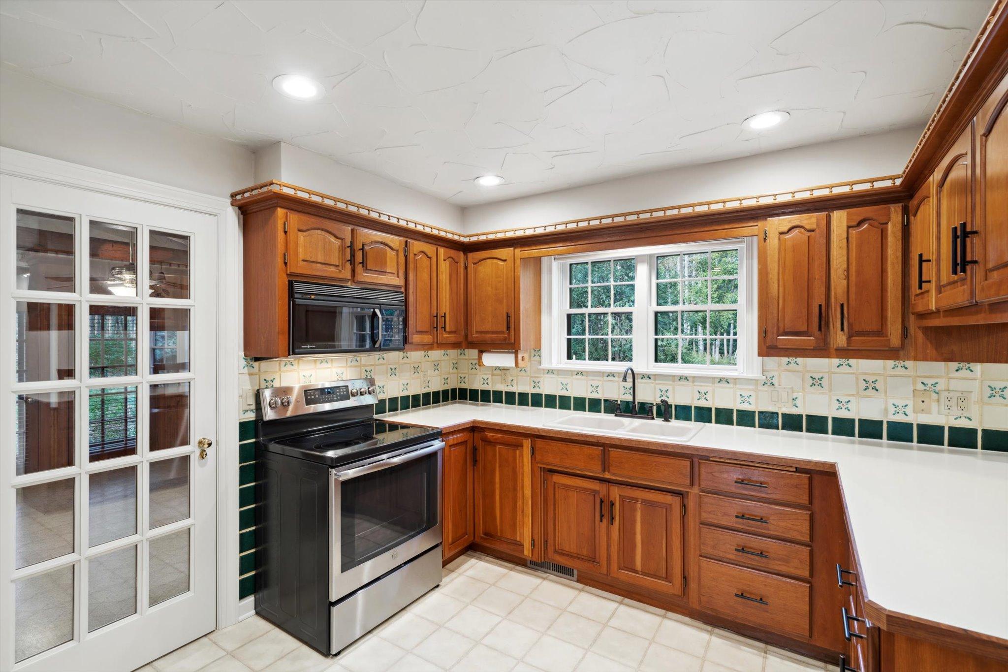 5641 Turtle Lake Road Shoreview, MN 55126 - Photo 7 of 17