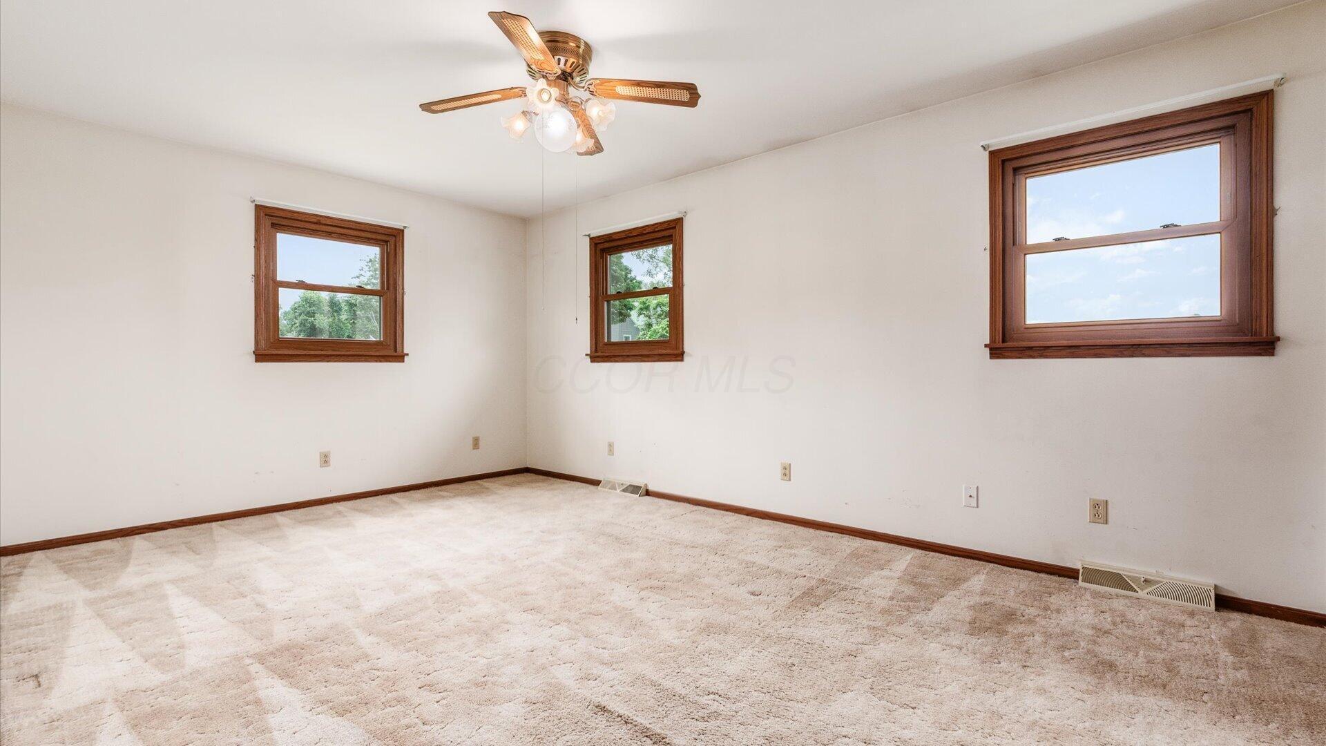 18224 Main Road Southeast Newark, OH 43056 - Photo 20 of 28 38-zj 18224 Main Street064