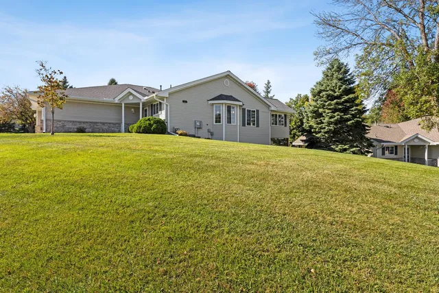 $419,900 | 745 Sterling Court, Mahtomedi, MN 55115