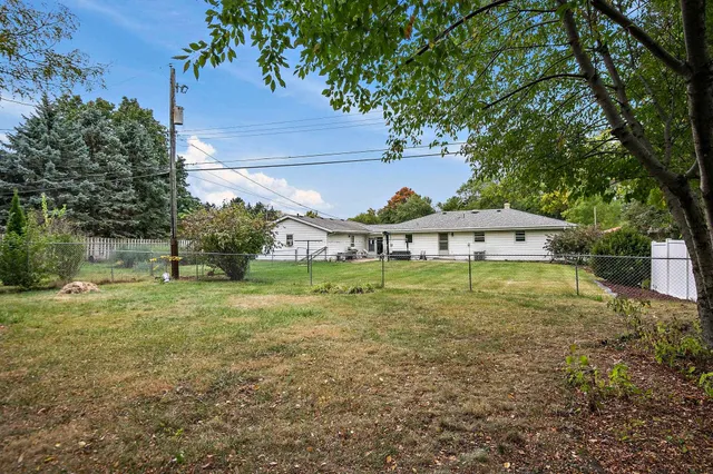 $179,400 | 1111 Kingsway Avenue, Rockford, IL 61108