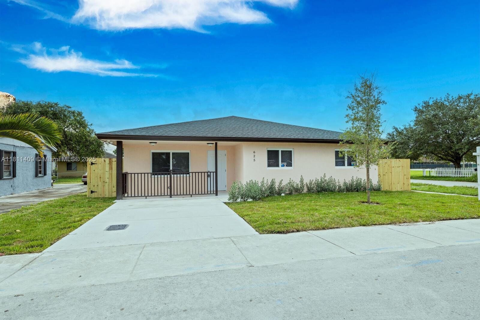 625 Southwest 6th Street Homestead, FL 33030 - Photo 2 of 22 Gallery Image 2