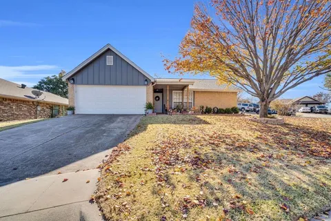 $285,000 | 2605 Shasta Court, Fort Worth, TX 76133