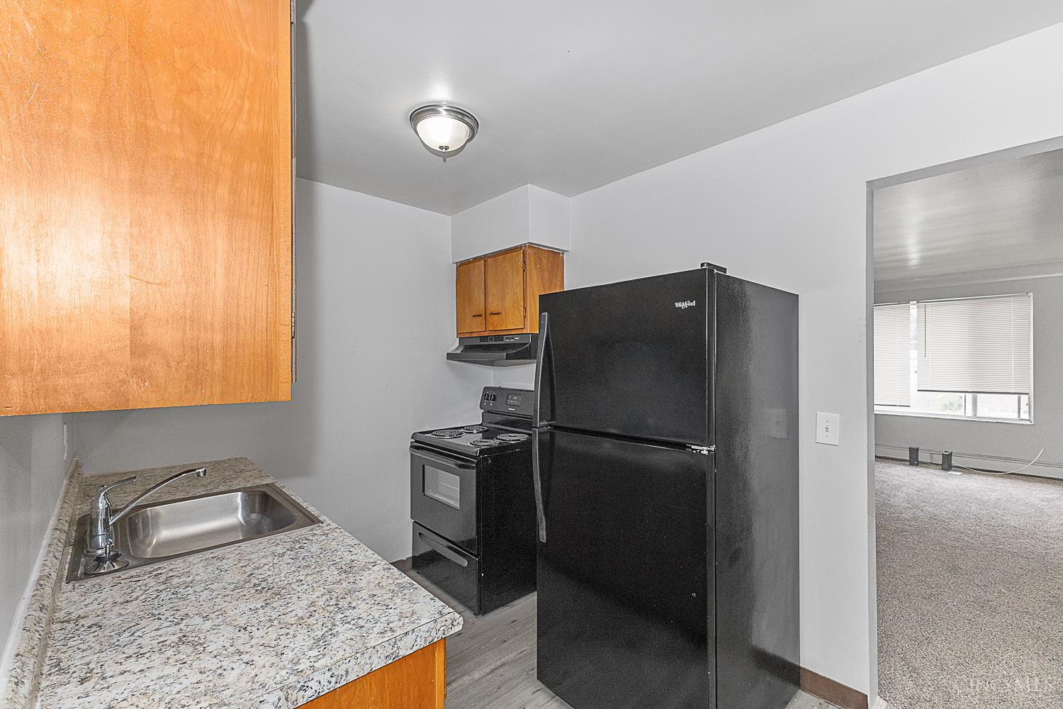 9495 Reading Road Reading, OH 45215 - Photo 7 of 16